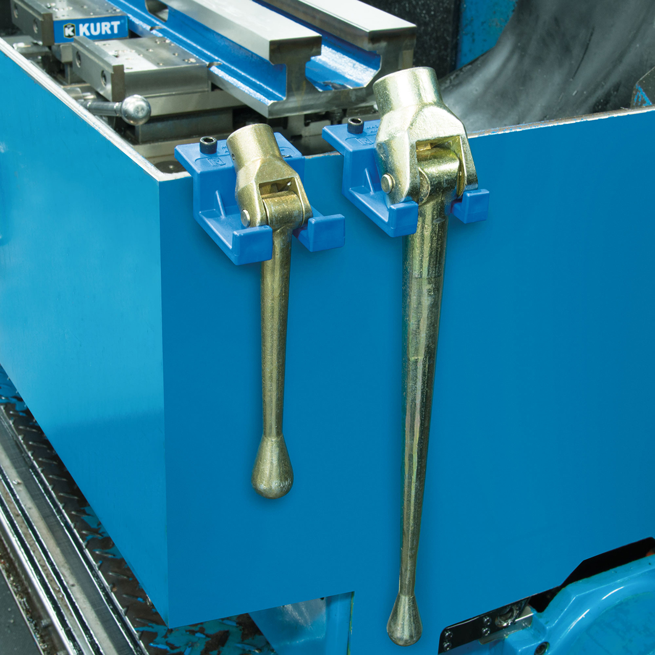 Kurt KH8 | 8" Size Handle Hanger