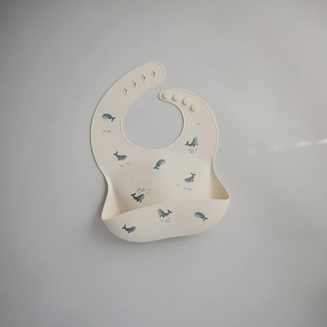 Mushie Silicone Baby Bib - Whales Mushie Silicone Baby Bib - Whales