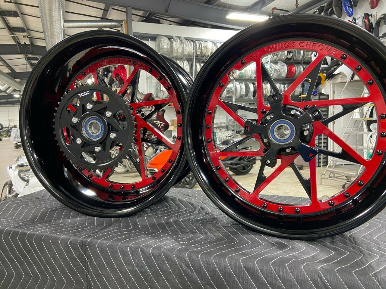 ととC ZX-14 STOCK SIZE BLACK WITH RED CENTER WHEEL PACKAGE 06-11