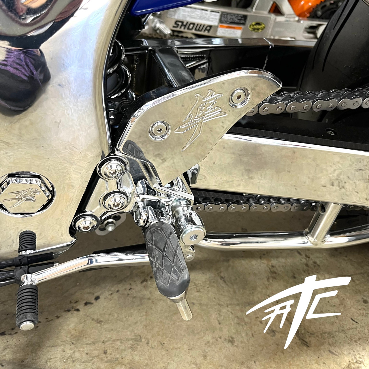 HAYABUSA CHROME KANJI FOOT PEGS, BRACKETS, & PEG PINS 20222024 SUZUKI