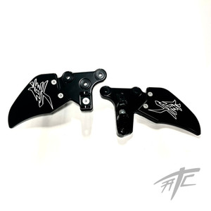 HAYABUSA BLACK CONTRAST CUT KANJI FOOT PEG BRACKETS 2022-2024 SUZUKI HAYABUSA