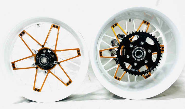 ① NINJA 330 WHITE & CUSTOM GOLD 