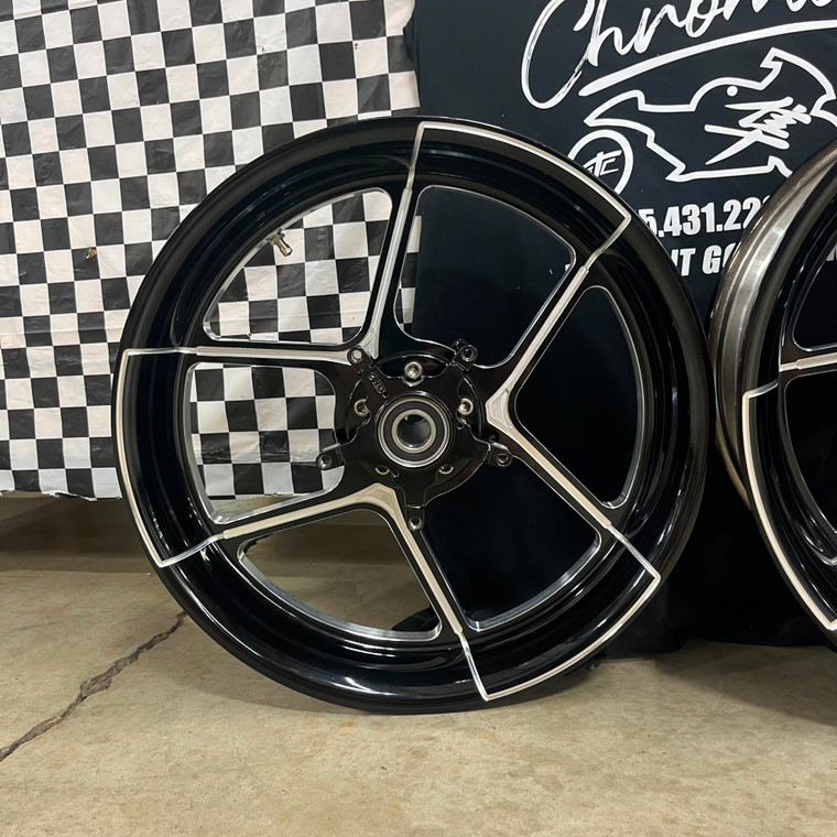 ちびらむ☽・:* ZX-14 240 FAT TIRE BLACK CONTRAST CUT OZEMPIK WHEELS 06-11