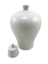 Glaze White Lidded Plum Vase
