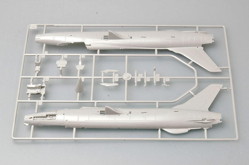 1/72 Trumpeter F105D Thunderchief Aircraft - Squadron.com
