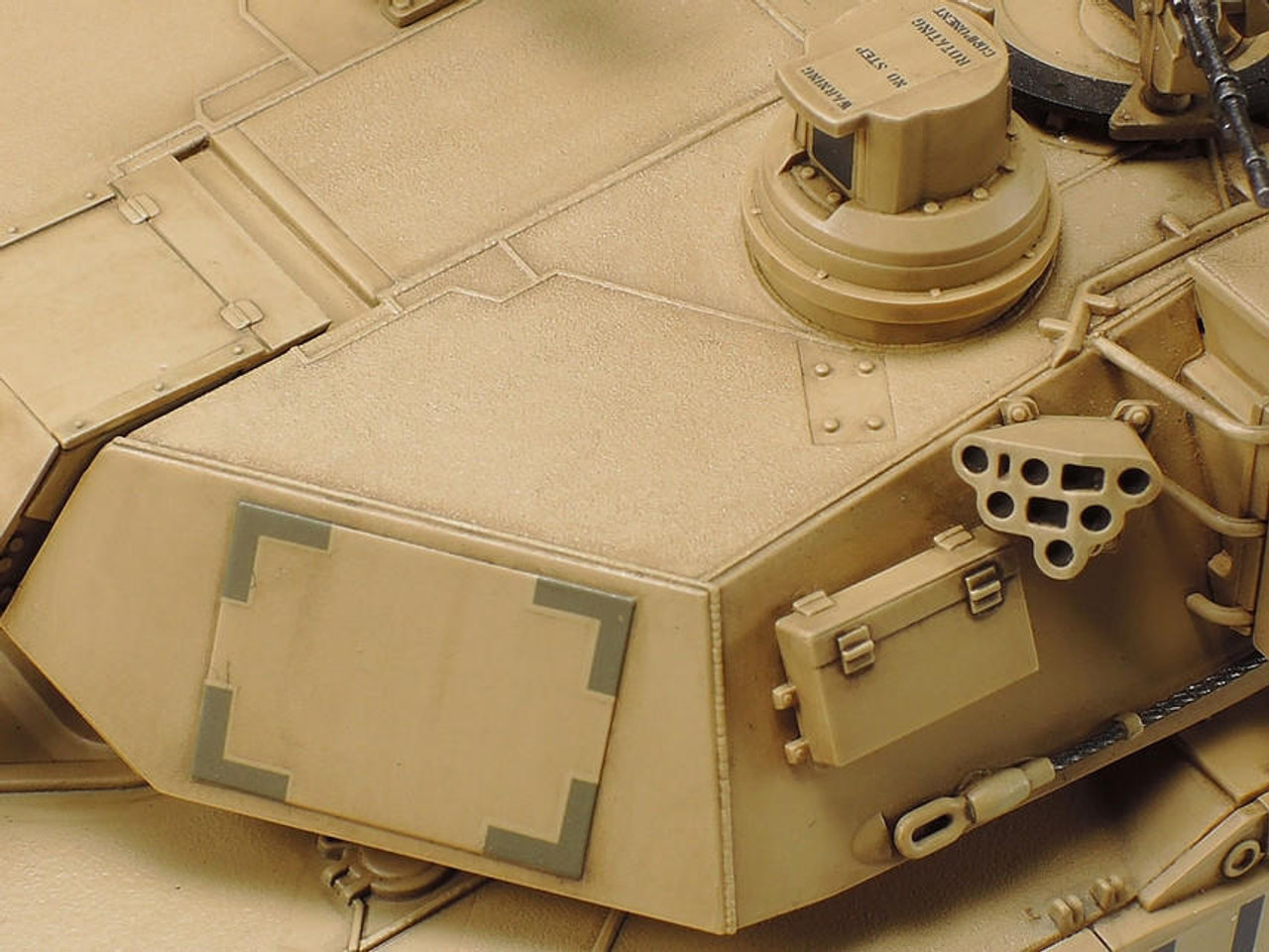 Tamiya 1/35 M1A2 Abrams Main Battle Tank TAM35269 Plastic Models  Armor/Military 1/35 