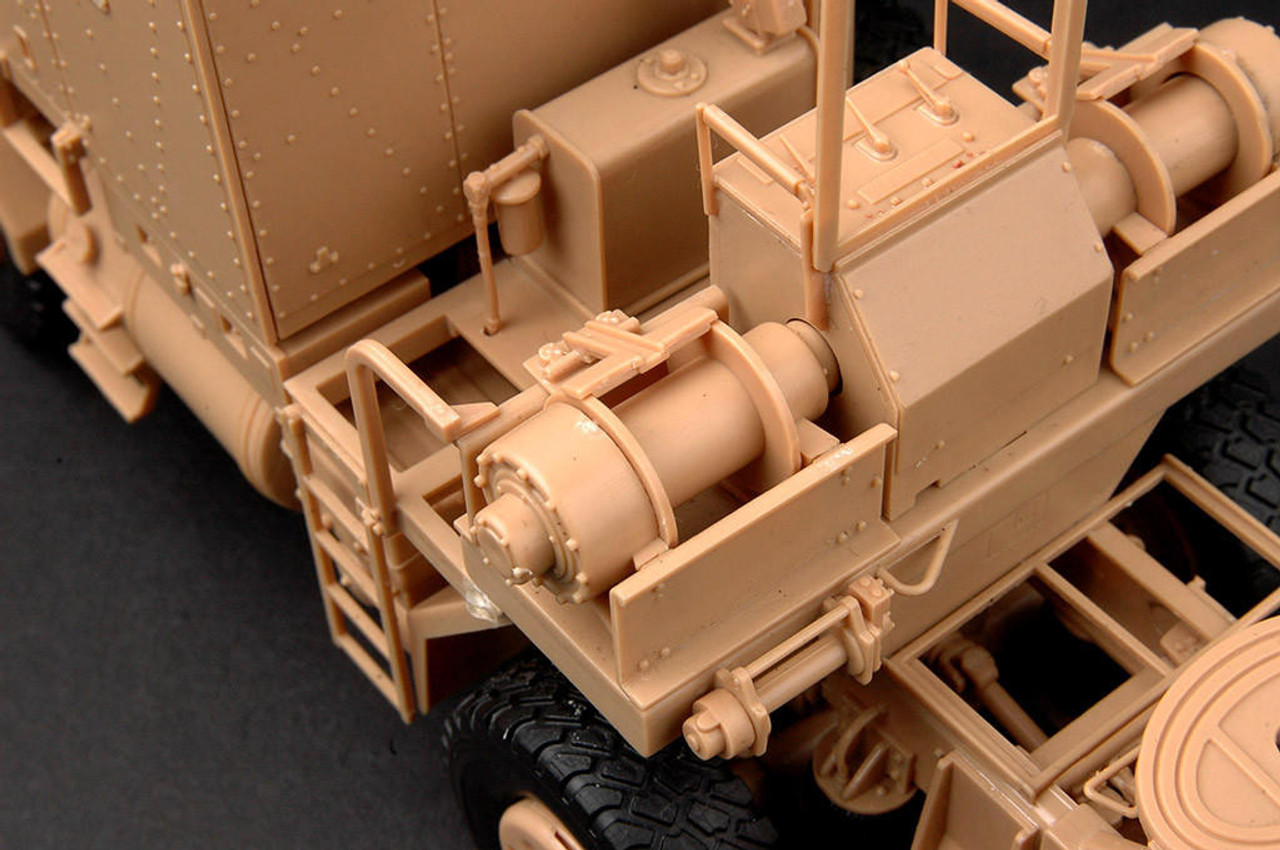 1/35 Hobby Boss M1070/M1000 HETS - MMD - Military Model