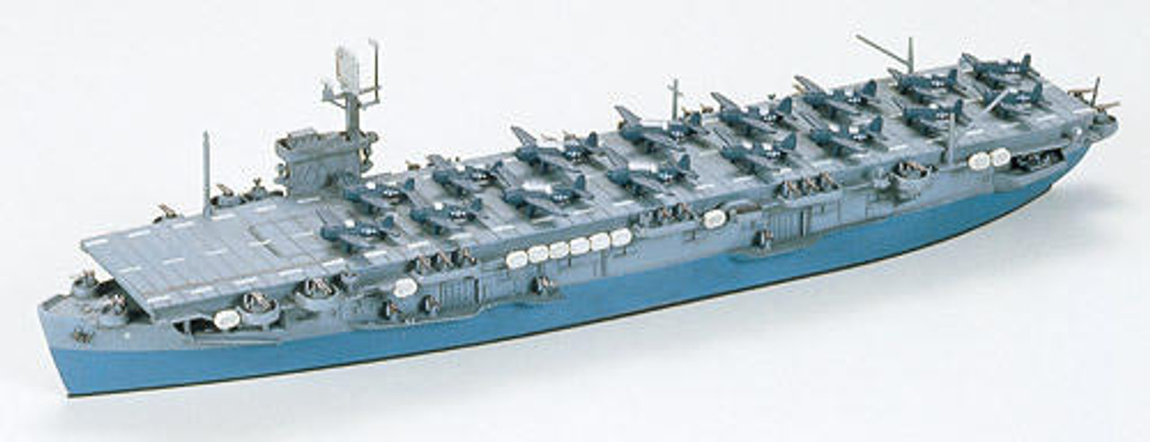 TAM31711 1/700 USS Bogue CVE9 Escort Carrier Waterline MMD Squadron