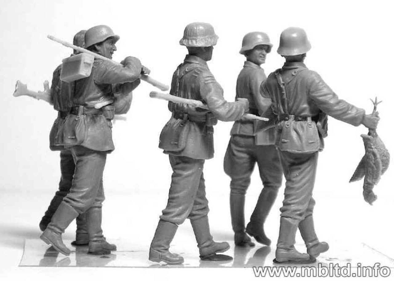 MBL03583 1/35 Master Box WWII German Elite Infantry Eastern Front x5 MMD Squadron