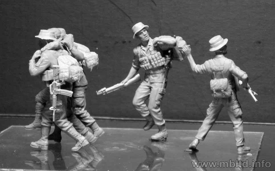 Master Box US Soldiers Vietnam Figure Model Kit - 1:35 Scale Head For The Huey - 5 Figures - View #6