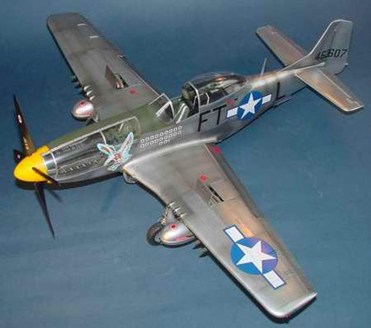 24H限定1/24 P－51D　MUSTANG（ノースアメリカン） 模型飛行機　戦闘機　ソリッドモデル 軍用機