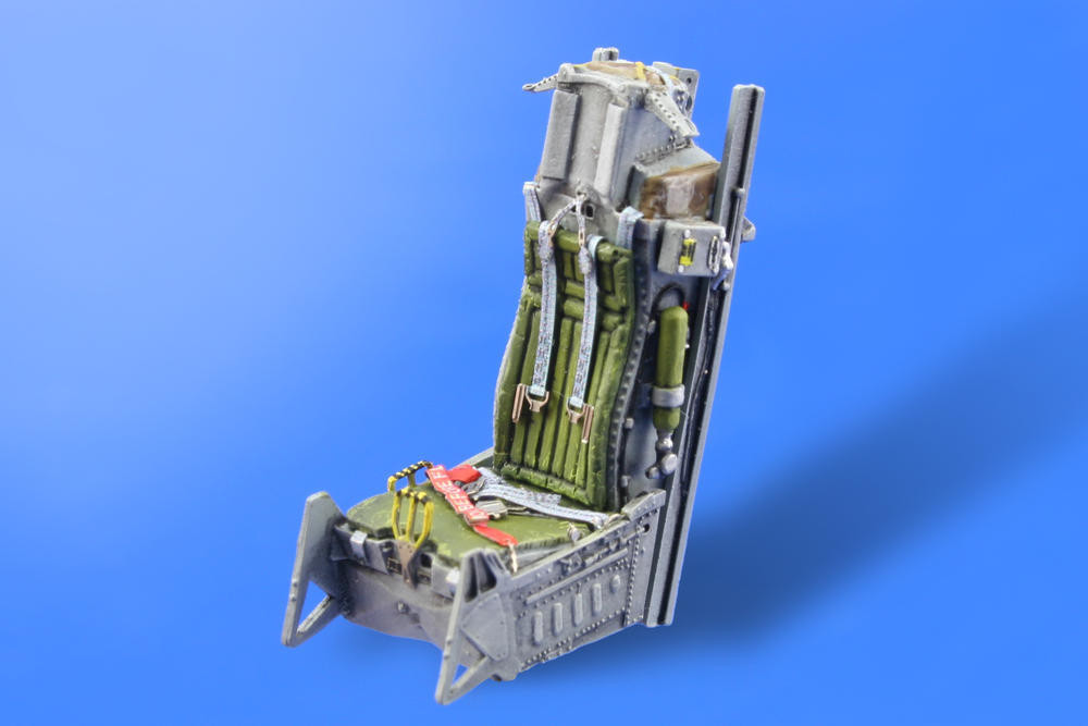 米軍放出品 F16戦闘機タービンブレード セット 1/48 Eduard F-16 Early Seat BRASSIN Set for Tamiya - Squadron.com
