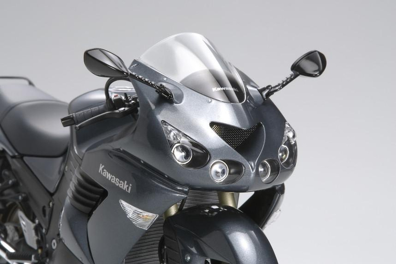 1/12 Tamiya Kawasaki ZZR 1400 Motorcycle Plastic Model Kit