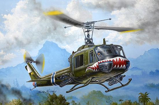 trp5112-135-trumpeter-uh-1b-
