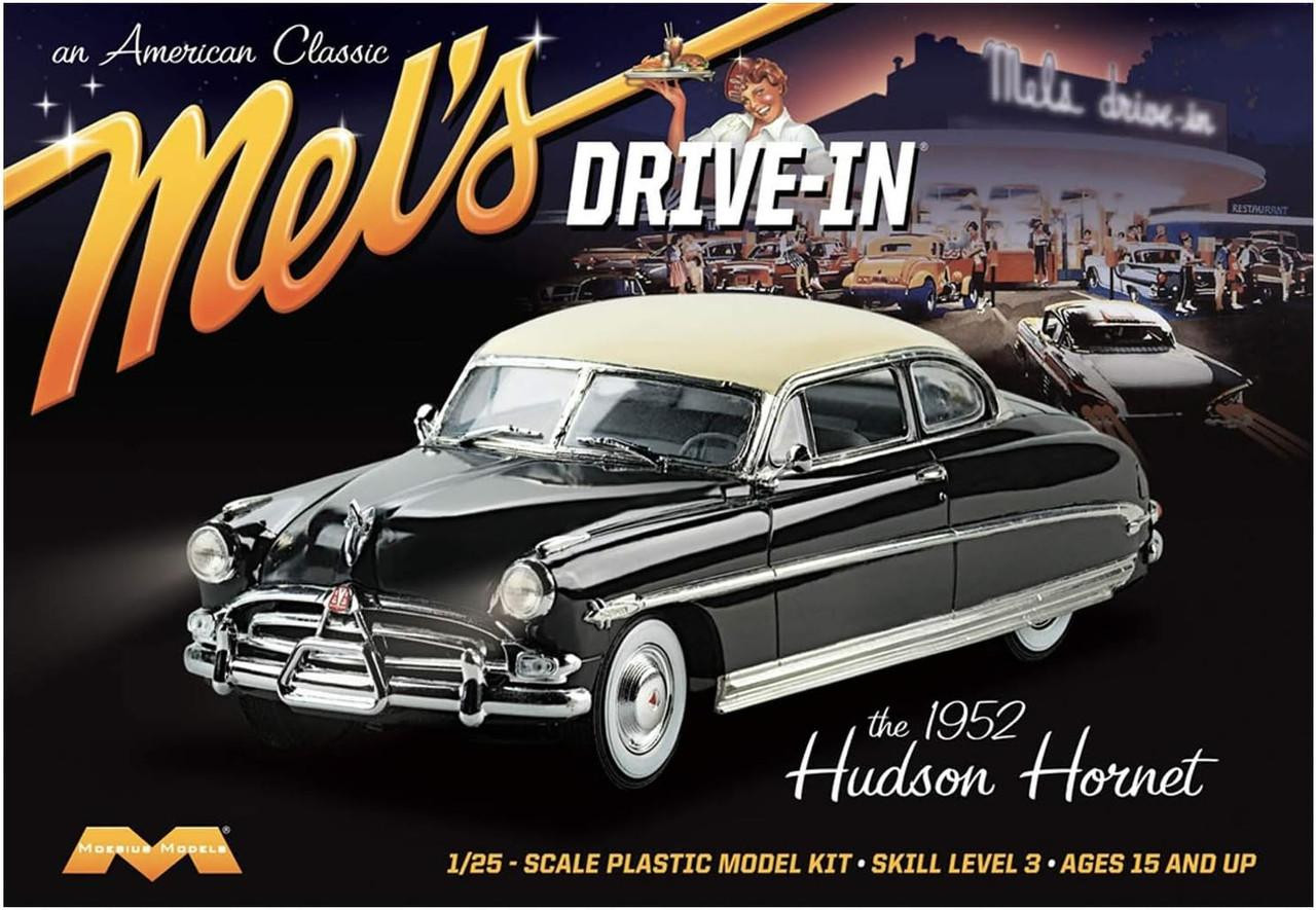 自動車 MOEBIUS MODELS 1/25 1952 HUDSON HORNET 1/25 Moebius 1952 Hudson Hornet Plastic Model Kit - Squadron.com