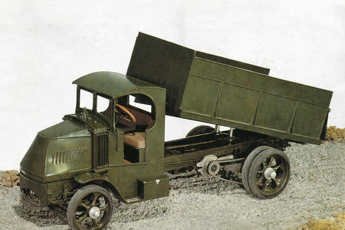 ALMM2400 Atlantis Models 1926 Mack Bulldog Dump Truck Plastic Model Kit  MMD Squadron