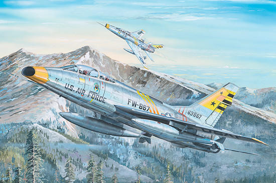 1/32 Trumpeter F100F Super Sabre Fighter - Squadron.com