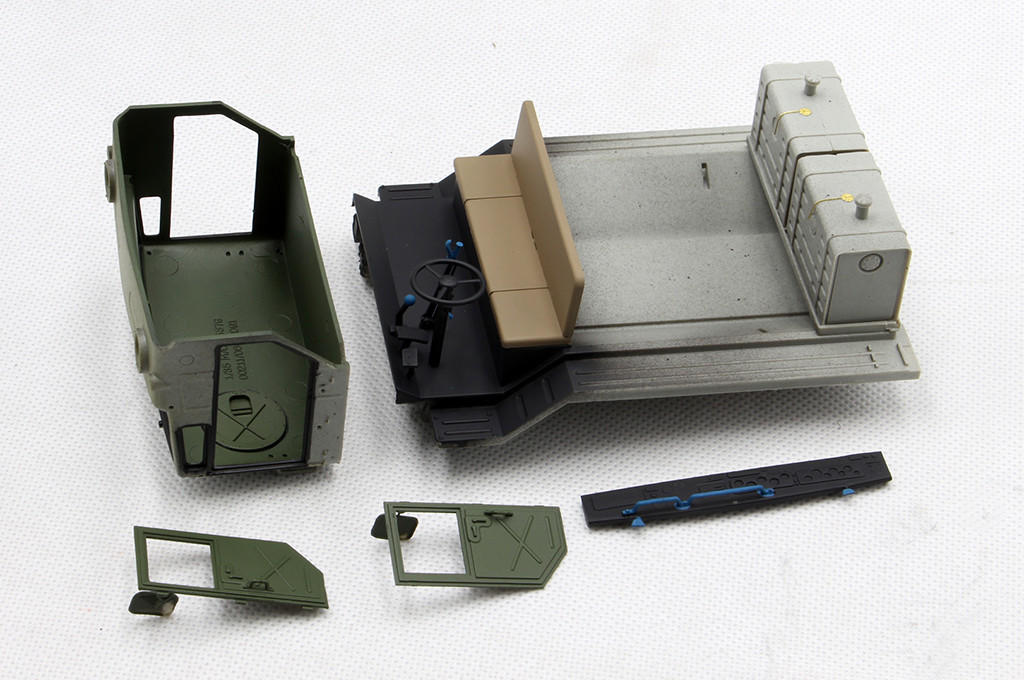 1/35 Trumpeter KET-T Recovery Vehicle based on MAZ537 Heavy Truck