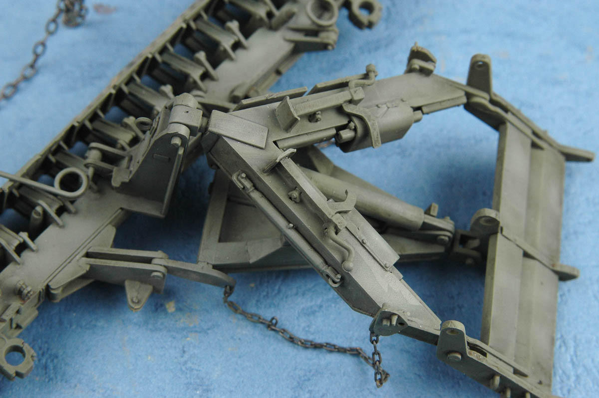 1/35 Trumpeter M1132 Stryker Engineer Squad Vehicle (ESV) w