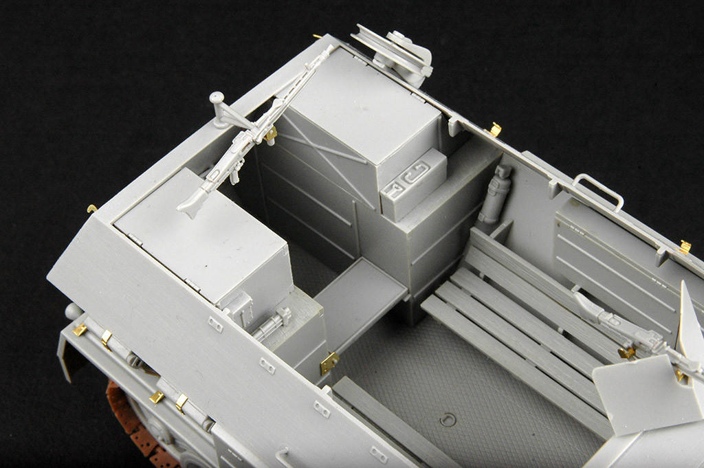 1/35 Trumpeter German SdKfz 8 Gepanzerte 12-Ton Halftrack