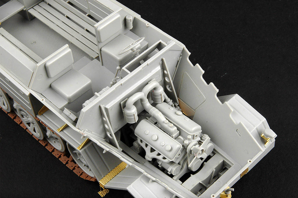 1/35 Trumpeter German SdKfz 8 Gepanzerte 12-Ton Halftrack