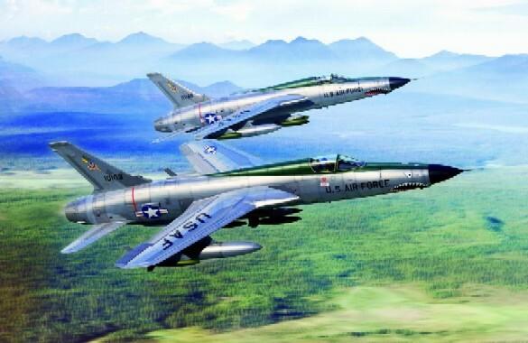 1/72 Trumpeter F105D Thunderchief Aircraft - Squadron.com