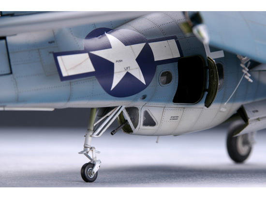 1/32 Trumpeter TBF1C Avenger Aircraft - Squadron.com
