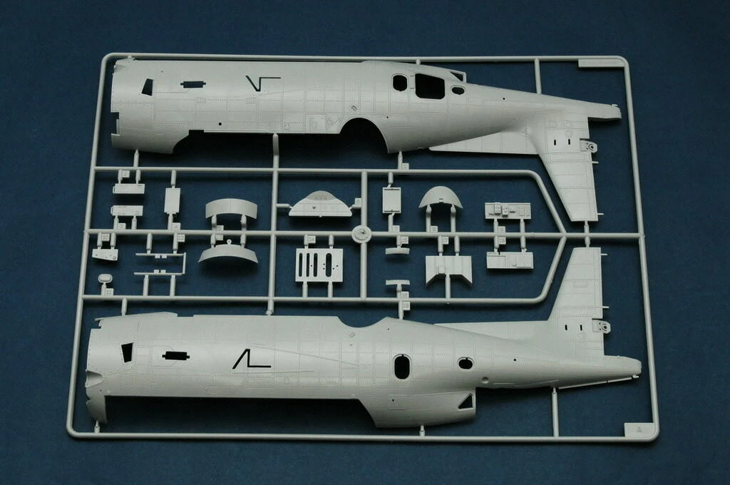 1/32 Trumpeter TBF1C Avenger Aircraft - Squadron.com