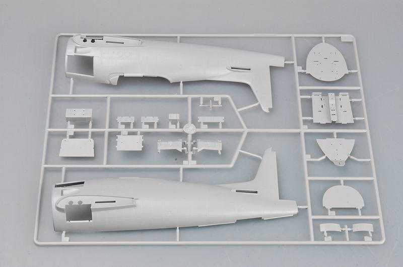 1/32 Trumpeter F8F1 Bearcat Fighter - Squadron.com