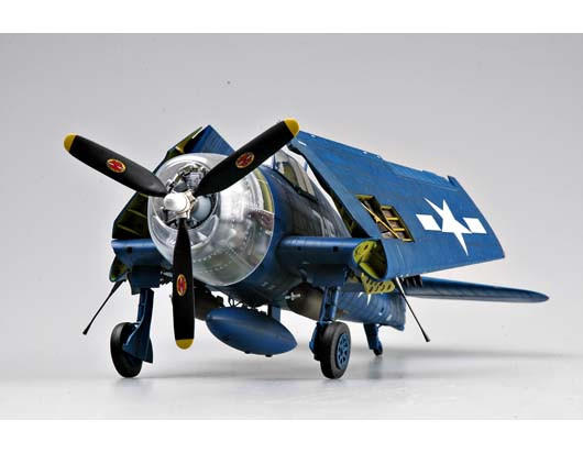 1/32 Trumpeter F6F5N Hellcat Fighter - Squadron.com