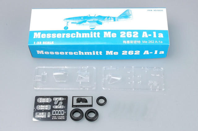 1/32 Trumpeter Messerschmitt Me262A1a German Fighter w/R4M Rocket