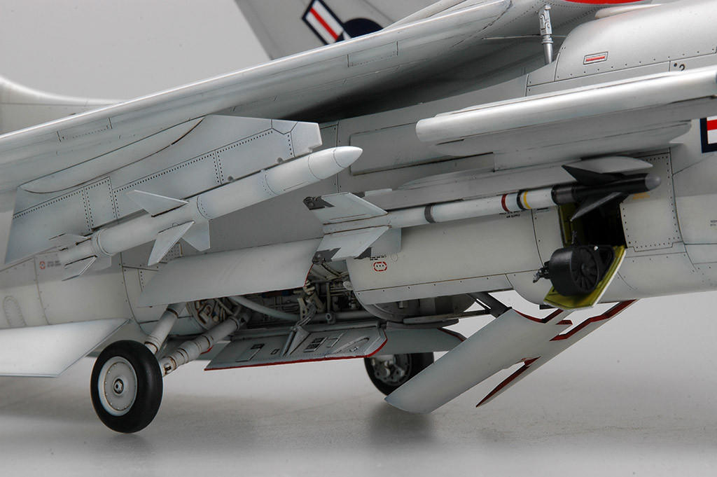 トランペッター　1/32 F-8J CRUSADER Trumpeter 02273 1/32 F-8J Crusader | eBay