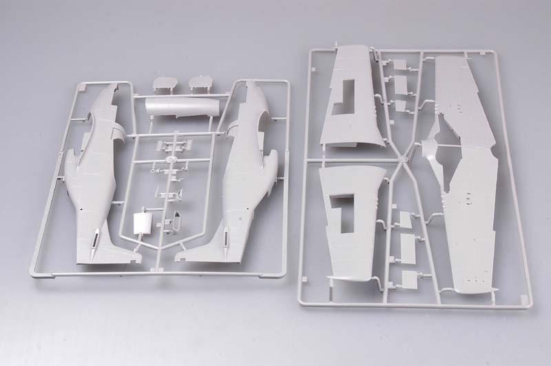 トランペッター 1/32 P-51D Mustang IV 1/32 Trumpeter P51D Mustang IV Fighter - Squadron.com