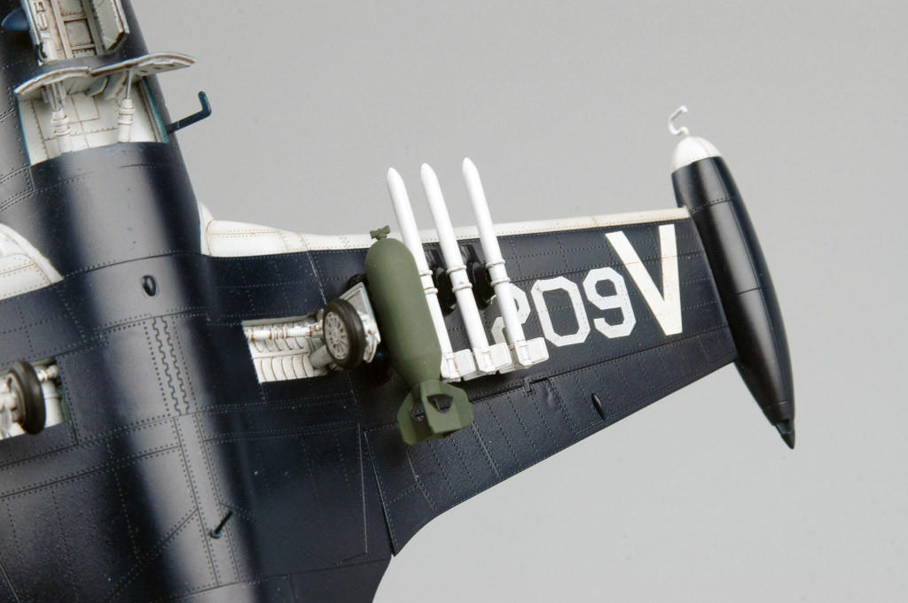 美品 Grumman F9F-2 Panther アメリカ 戦闘機 1/48模型 1/48 Trumpeter F9F2 Panther USN Fighter - Squadron.com