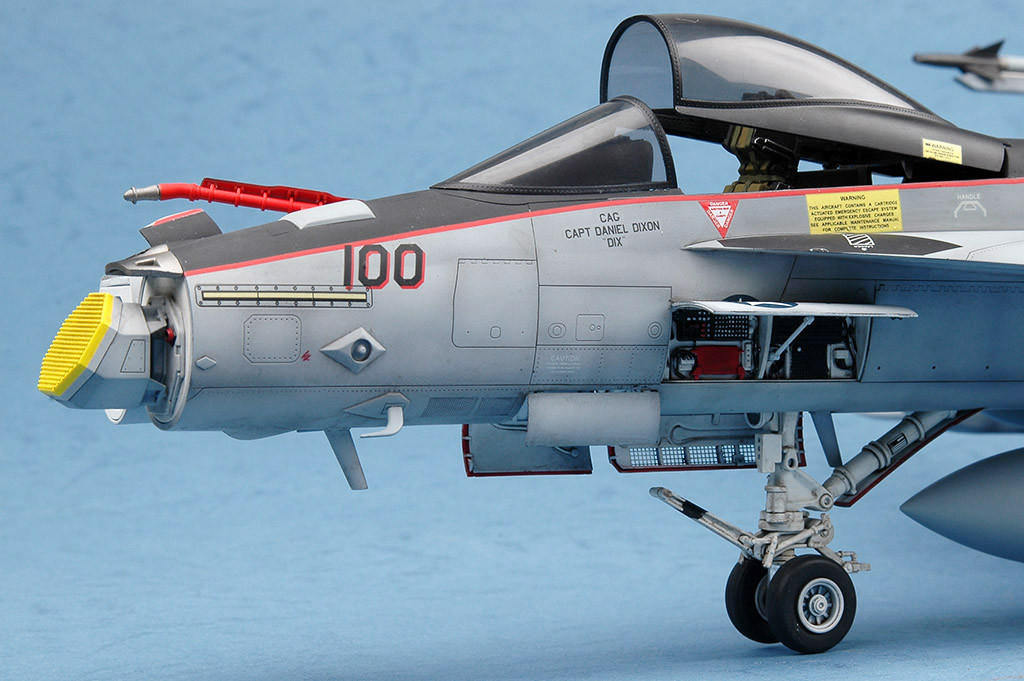 1/32 Trumpeter F/A18E Super Hornet Fighter - Squadron.com