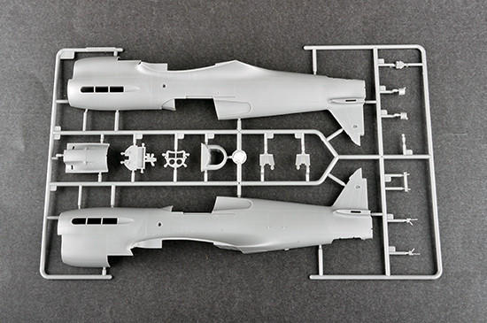 1/32 Trumpeter P40F Warhawk Aircraft - Squadron.com