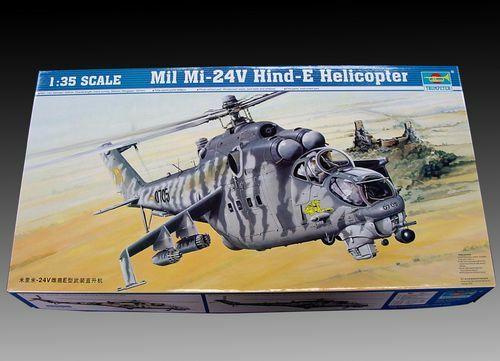 Maquette Trumpeter Hélicoptère Mi-35M Hind-E - Échelle 1:48 - Neuf