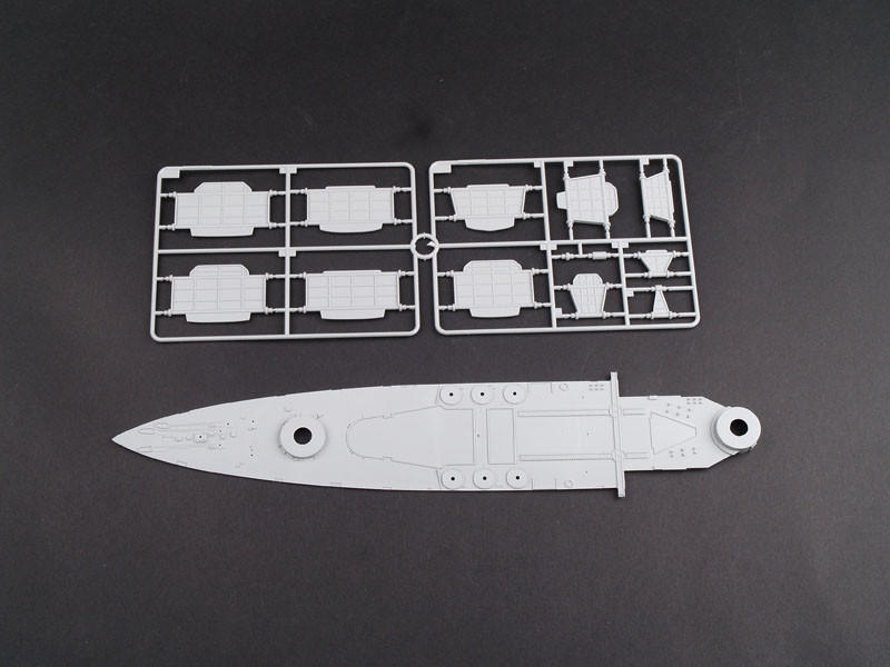 1/350 Trumpeter HMS Queen Elizabeth British Battleship 1941