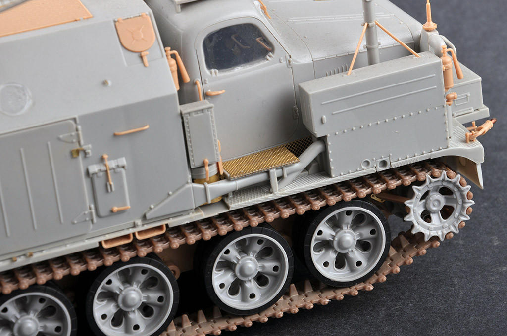 1/35 Trumpeter P40/1S12 Long Track S-Band Acquisition Radar System