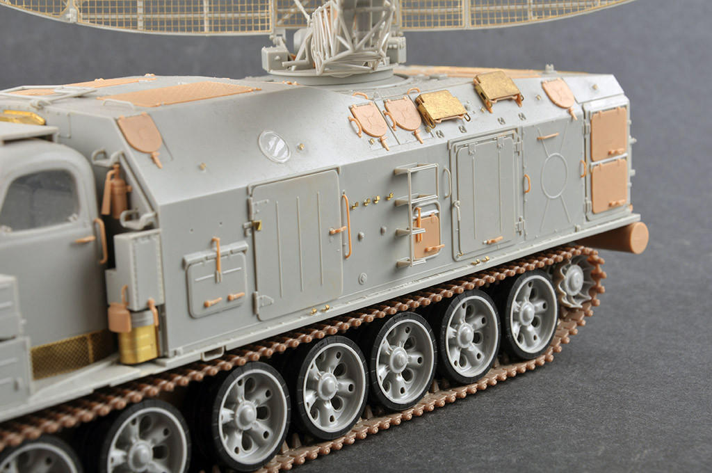 1/35 Trumpeter P40/1S12 Long Track S-Band Acquisition Radar System