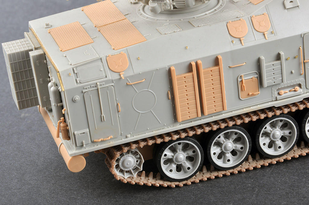 1/35 Trumpeter P40/1S12 Long Track S-Band Acquisition Radar System