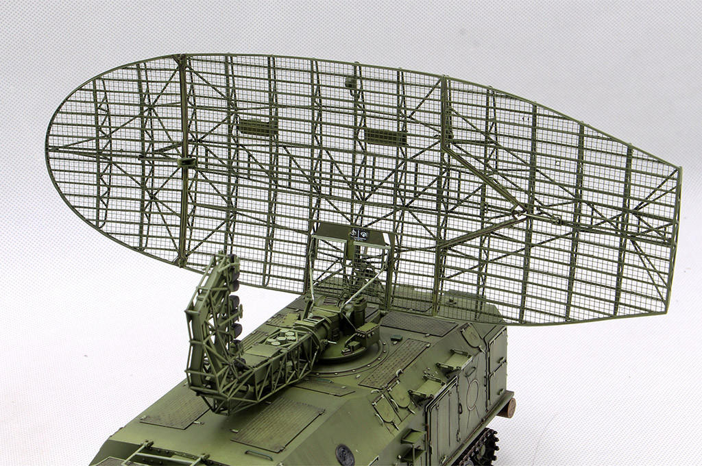 1/35 Trumpeter P40/1S12 Long Track S-Band Acquisition Radar System