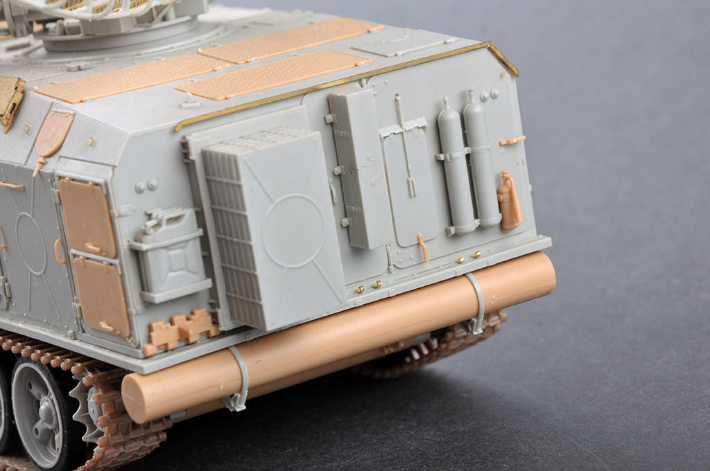 1/35 Trumpeter P40/1S12 Long Track S-Band Acquisition Radar System