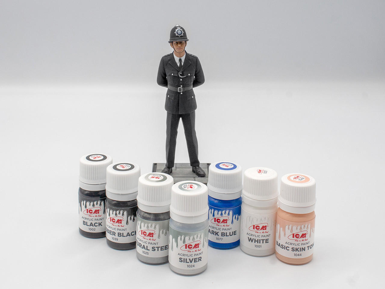 ICM 1/16 – Officier De Police Britannique – Maquette à Monter – Dès 14 Ans – Collectionneur