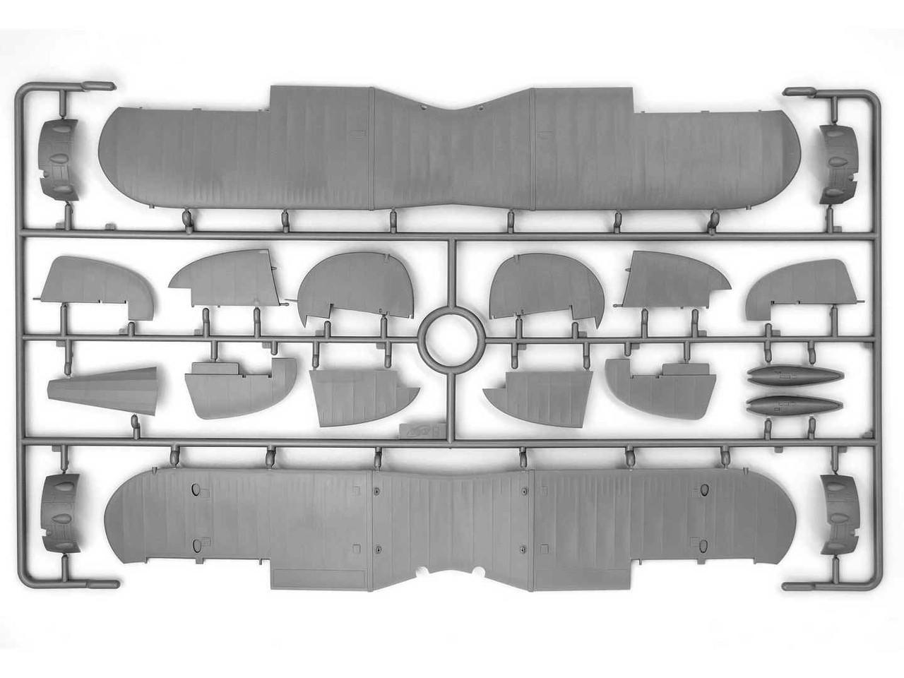 1/32 ICM Gloster Gladiator Mk.I with British Pilots in Tropical