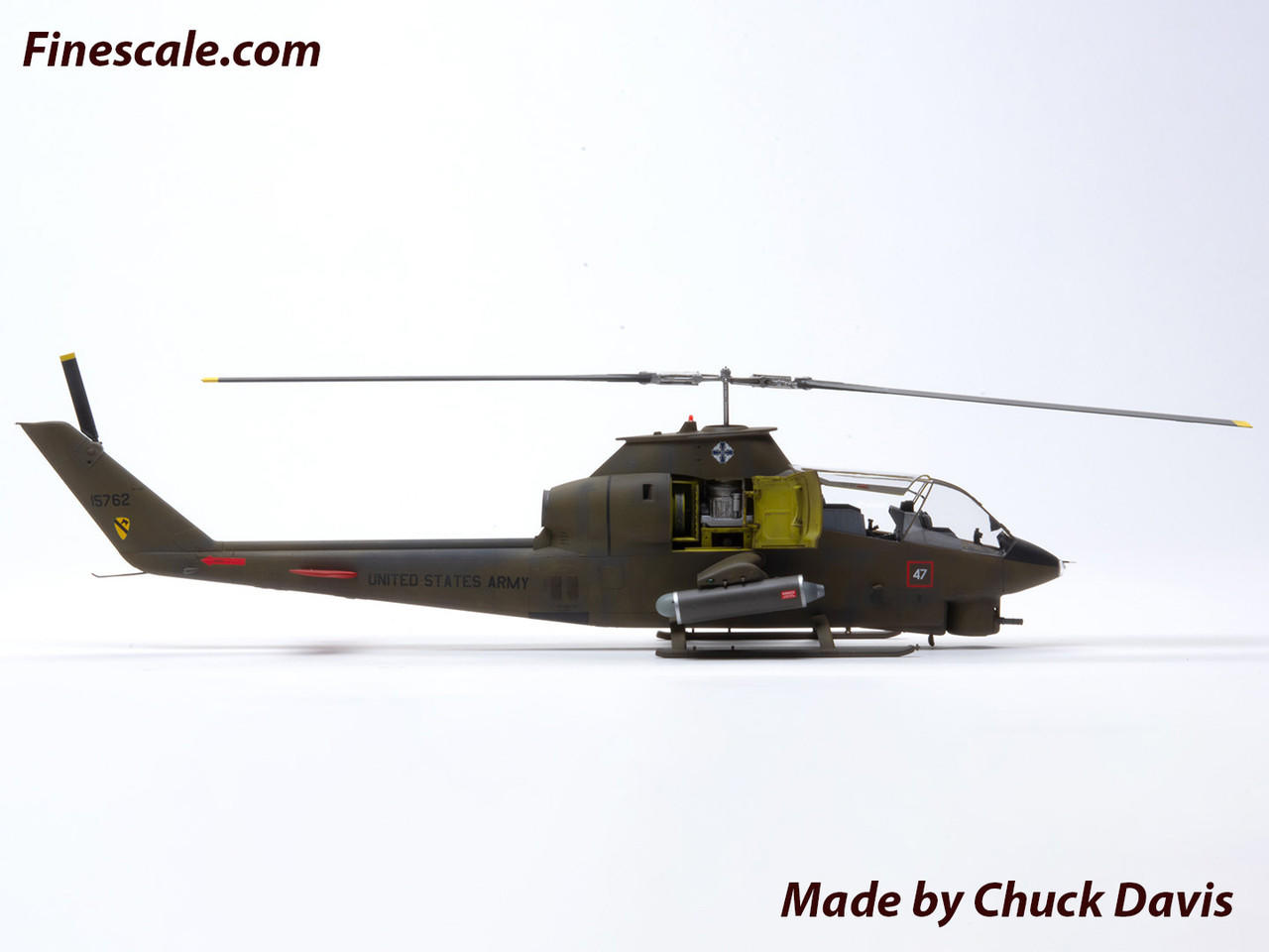 1/32 ICM AH-1G Cobra (early production), US Attack Helicopter (100