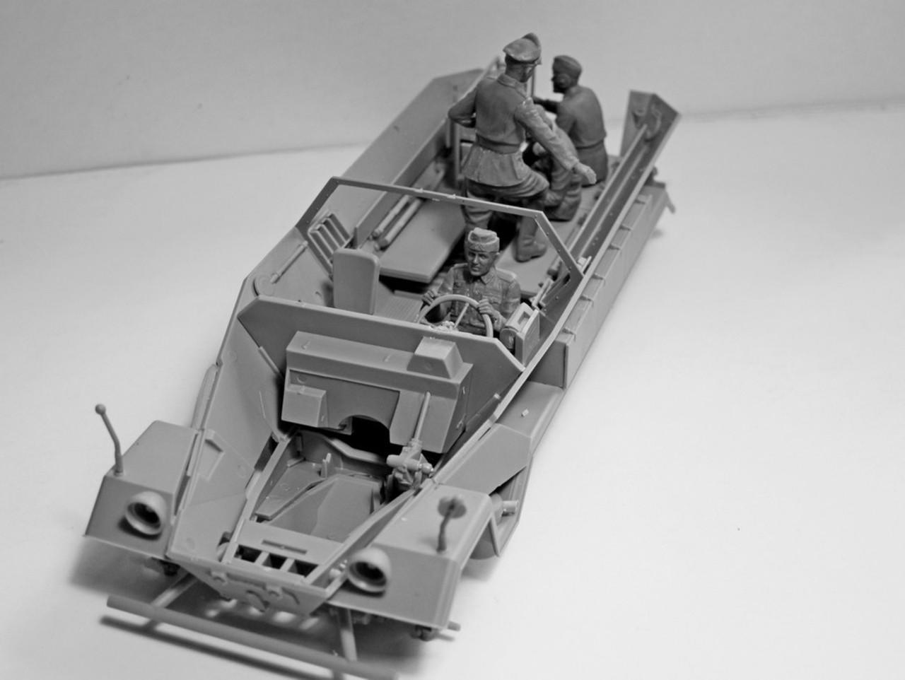 1/35 ICM Sd.Kfz.251/6 Ausf.A with Crew - Squadron.com