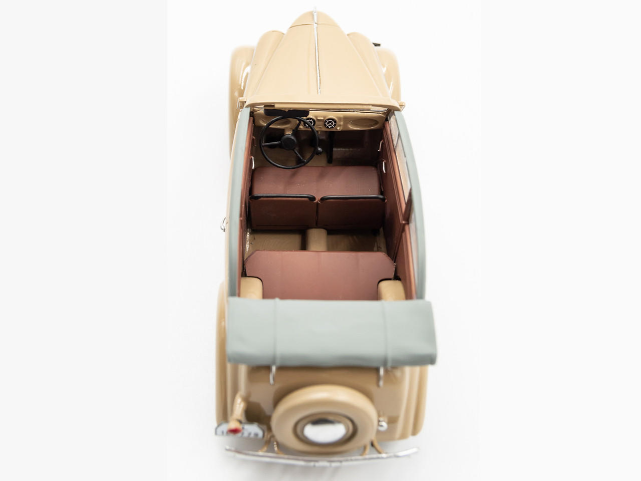 1/35 ICM Kadett K38 Cabriolimousine, WWII German Staff Car
