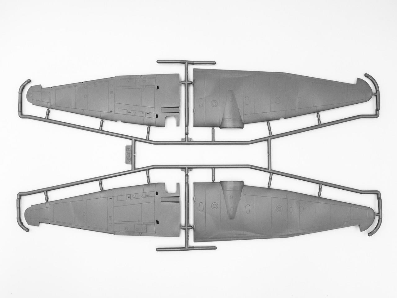 ICM Ju 88A-4/Torp WWIIドイツ魚雷機 1/48 1/48 ICM Ju 88A-4 Torp/A-17, WWII German Torpedo Plane - Squadron.com
