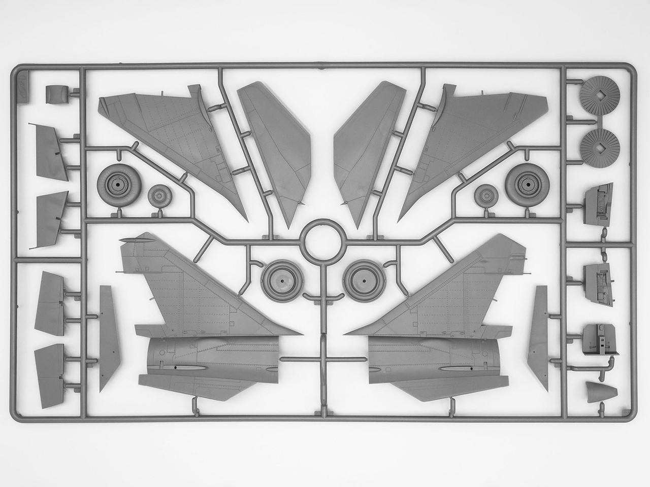 1/48 ICM MiG-25 RB, Soviet Reconnaissance Plane - Squadron.com